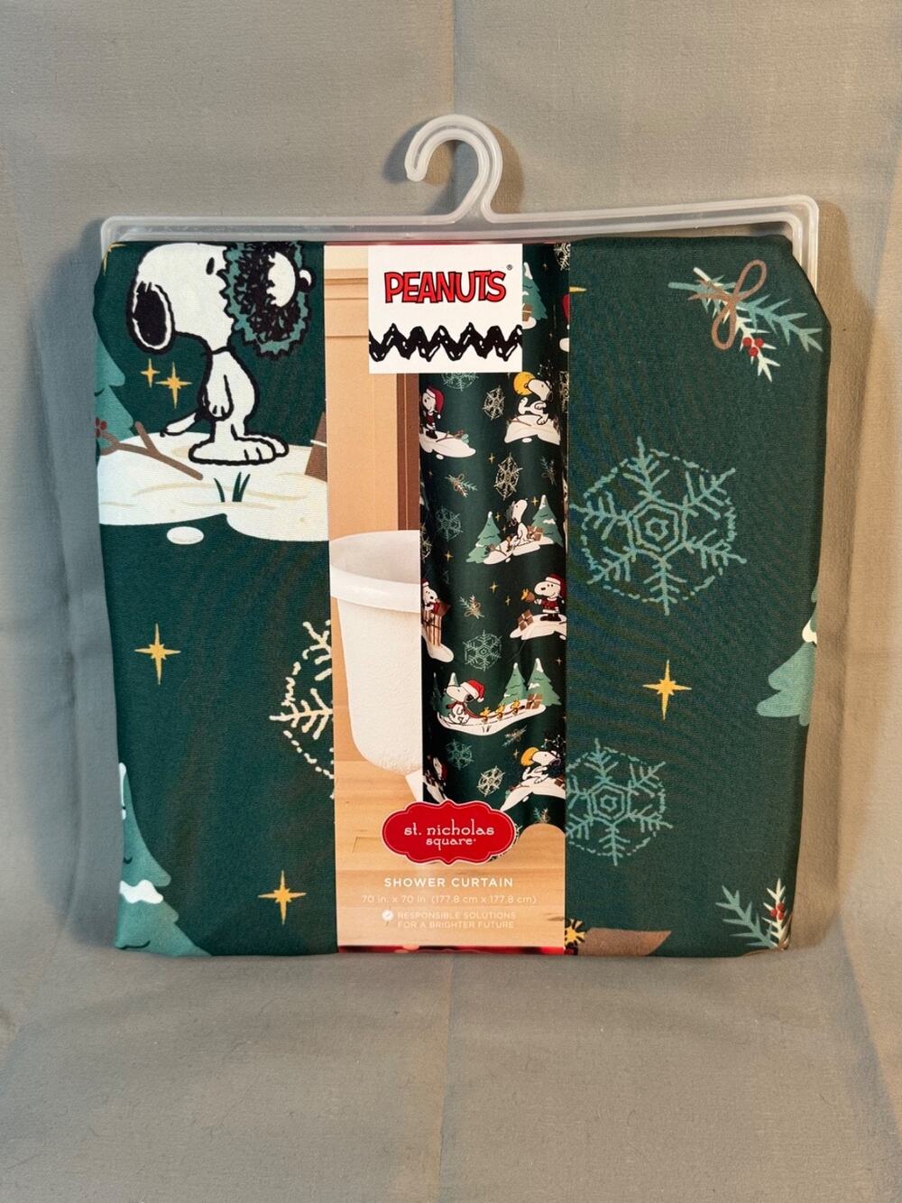 Peanuts Snoopy Christmas Bathroom Curtain NWT Forest Green
